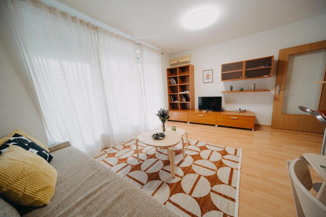 Orangehomes One Bedroom Art Apartment Budapest Bagian luar foto