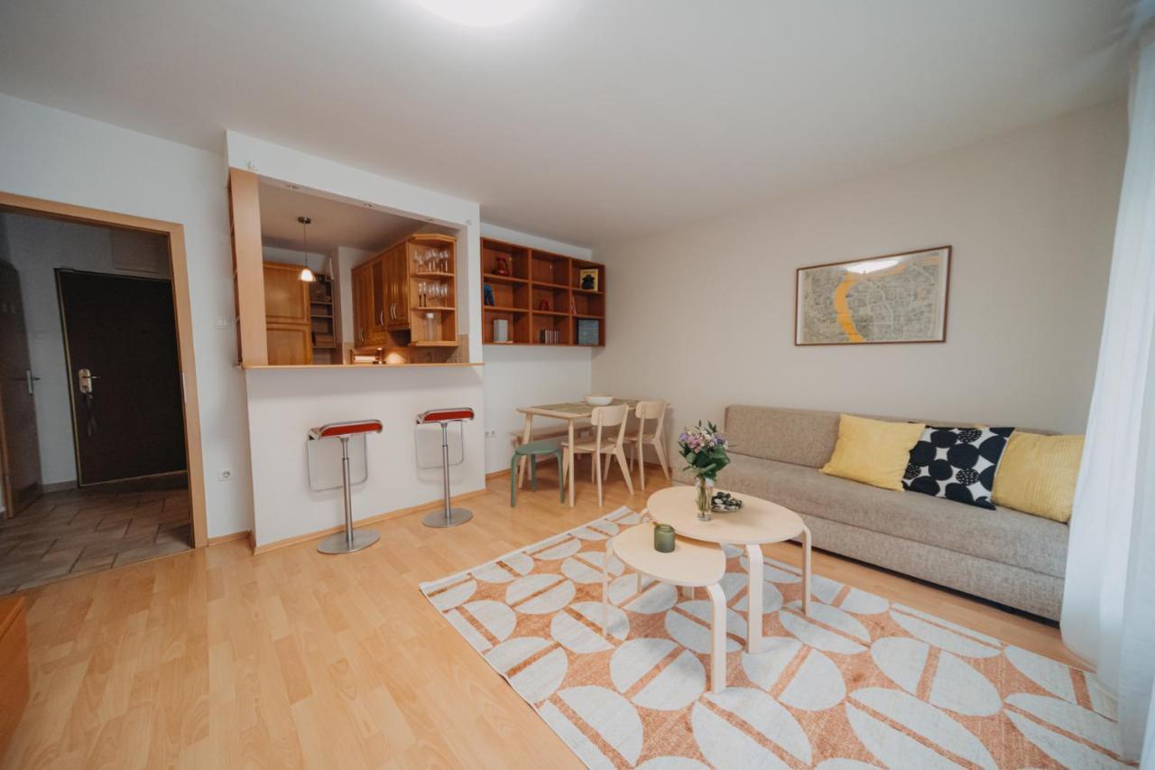 Orangehomes One Bedroom Art Apartment Budapest Bagian luar foto